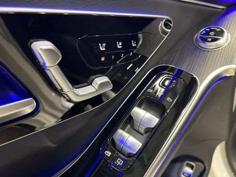 Used 2022 Mercedes-Benz S 500 4MATIC w/ AMG Line Package image 17