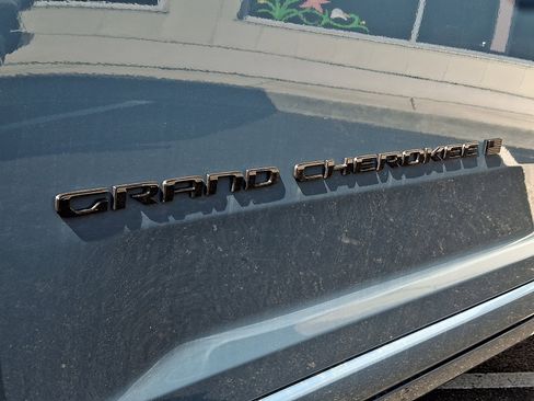 New 2026 Jeep Grand Cherokee Limited AWD/4WD image 19