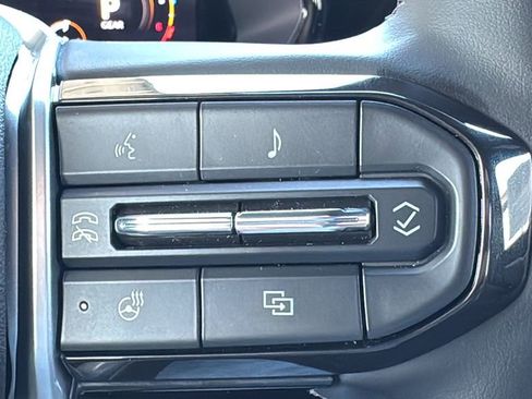 Used 2025 Chevrolet Colorado ZR2 w/ Technology Package image 16