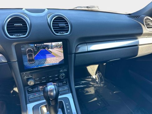 Used 2017 Porsche 718 Boxster image 25