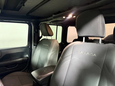 Used 2019 Jeep Wrangler Unlimited Sahara w/ Uconnect 4C Nav & Sound Group AWD/4WD image 21