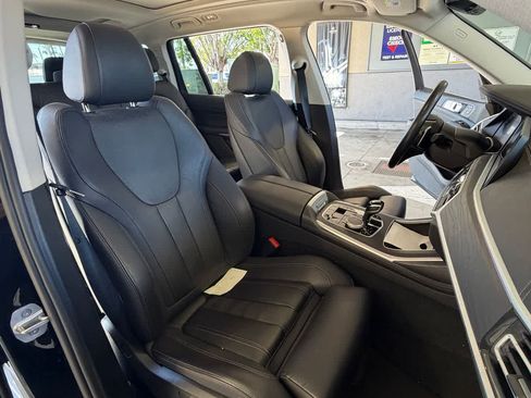 Used 2022 BMW X7 xDrive40i w/ Parking Assistance Package AWD/4WD image 11
