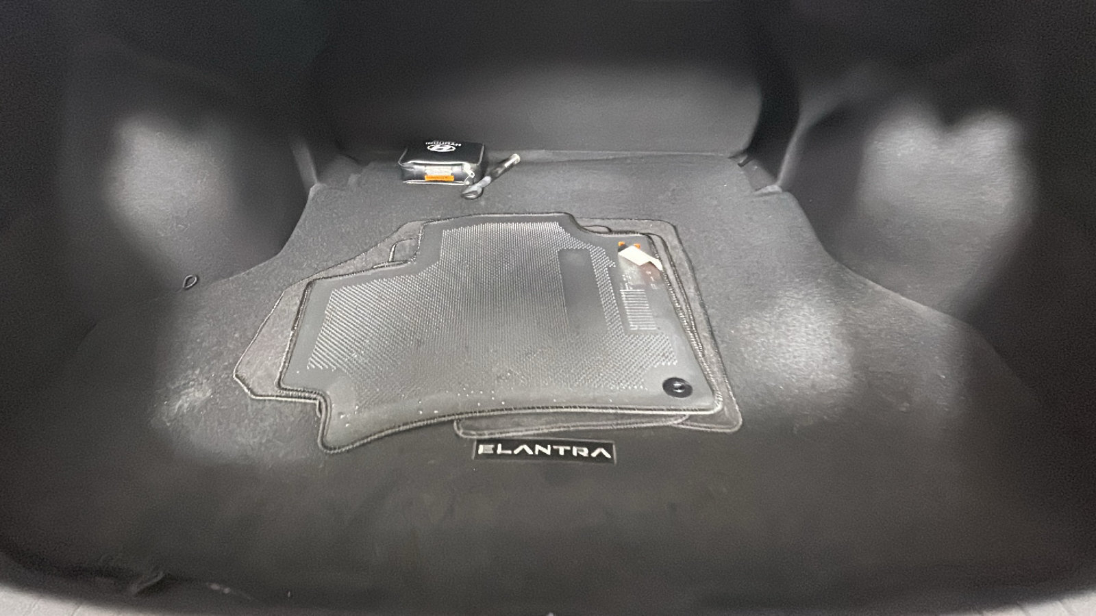 Used 2025 Hyundai Elantra Hybrid FWD image 35
