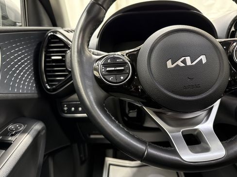 Certified 2023 Kia Soul EX FWD image 17