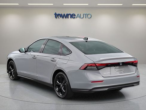Used 2025 Honda Accord SE image 3