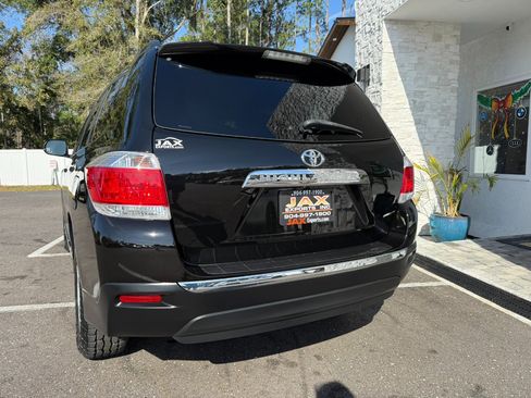 Used 2013 Toyota Highlander Plus image 4