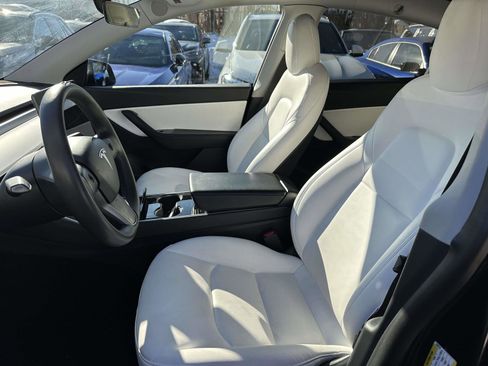 Used 2020 Tesla Model Y Long Range image 13