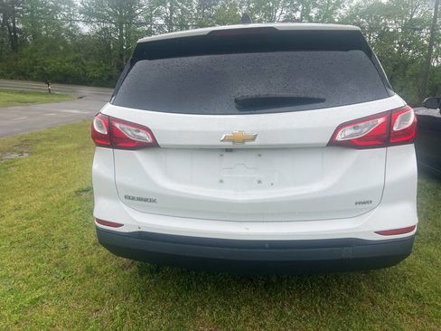 Used 2019 Chevrolet Equinox LS w/ LS Convenience Package image 5