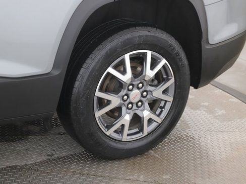 Used 2023 GMC Acadia SLT image 14