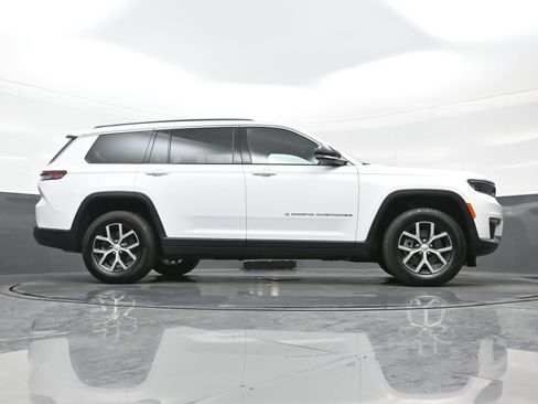 Used 2025 Jeep Grand Cherokee L Limited AWD/4WD image 31