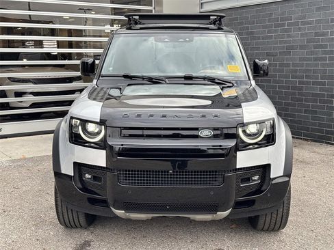 Used 2023 Land Rover Defender 110 X image 2