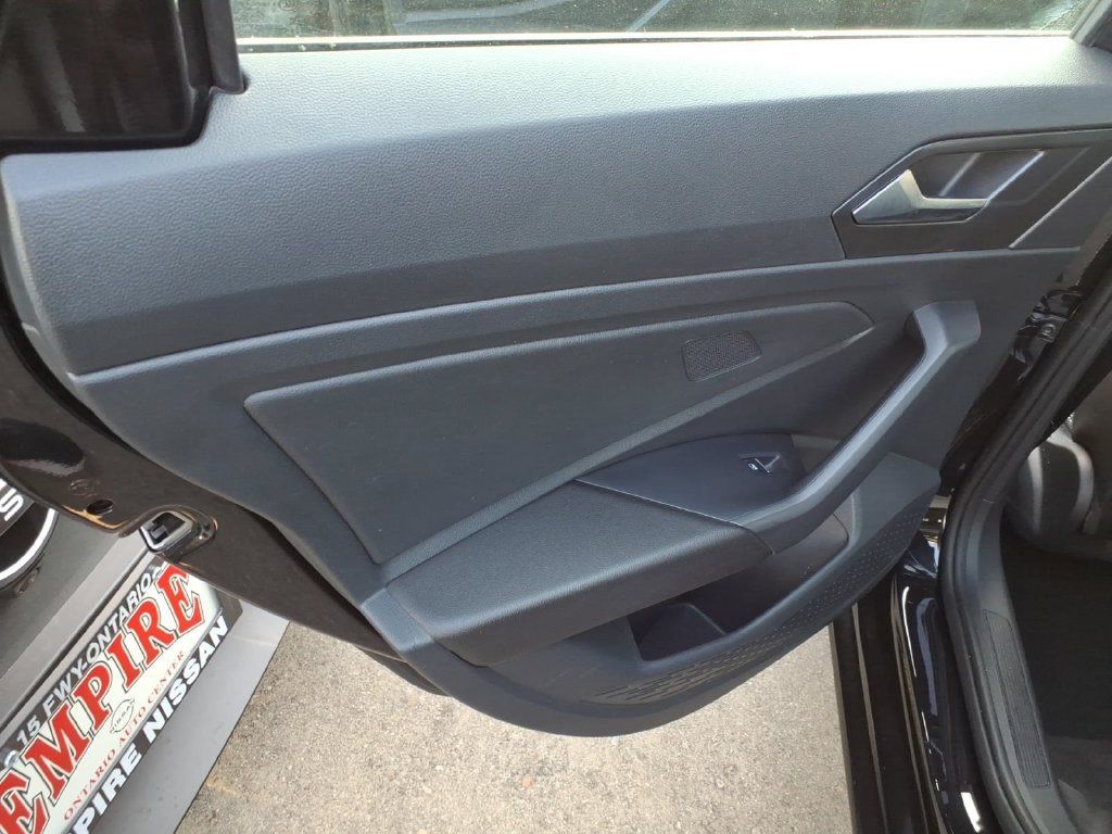Used 2024 Volkswagen Jetta SE FWD image 24