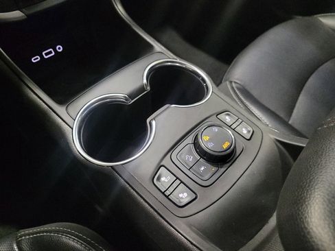 Used 2024 GMC Terrain SLT image 26