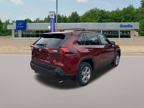 Used 2022 Toyota RAV4 XLE w/ Convenience Package image 7