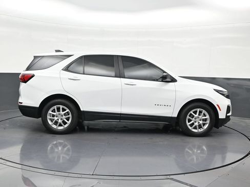 Used 2022 Chevrolet Equinox LS FWD image 7