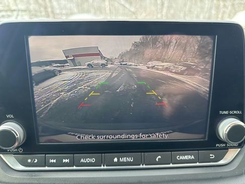 Used 2021 Nissan Rogue S image 22