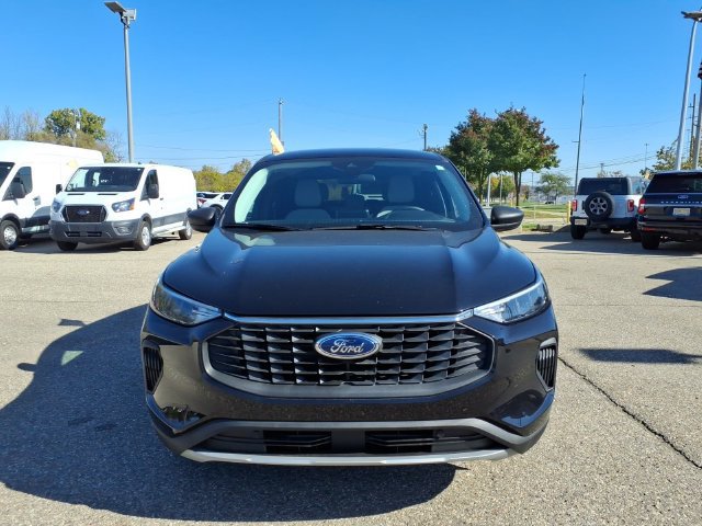 Certified 2023 Ford Escape Active AWD/4WD image 2