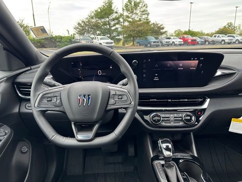 Used 2025 Buick Envista Sport Touring w/ Experience Buick Package FWD image 25