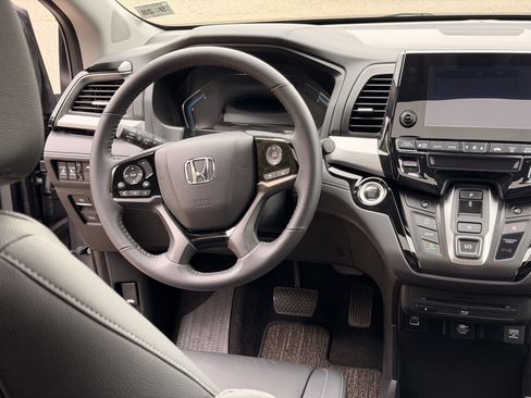 Used 2023 Honda Odyssey Touring image 19