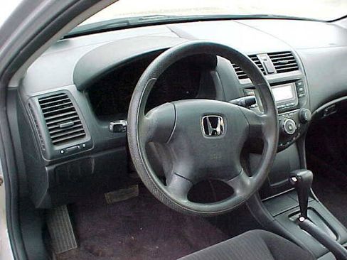 Used 2005 Honda Accord Sedan image 19