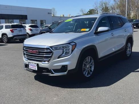 Certified 2022 GMC Terrain SLT image 4