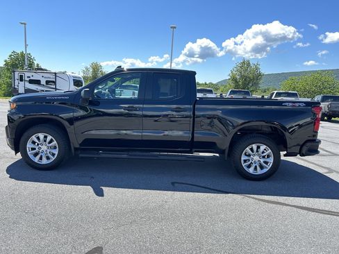 Used 2019 Chevrolet Silverado 1500 Custom w/ Custom Value Package AWD/4WD image 4