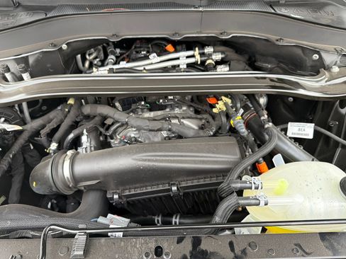 Certified 2025 Ford Explorer ST-Line image 22
