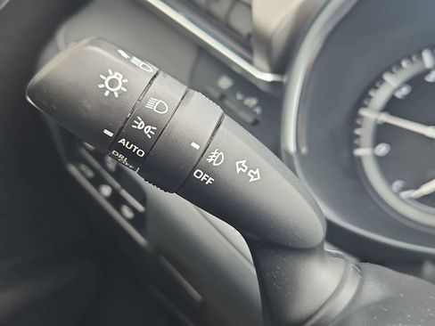 Used 2021 Toyota Highlander Limited image 27