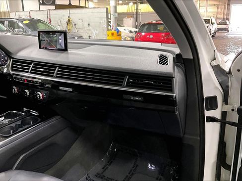 Used 2019 Audi Q7 3.0T Premium Plus AWD/4WD image 19