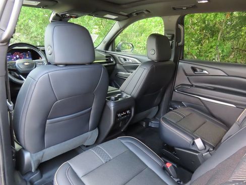 Certified 2025 Chevrolet Traverse High Country AWD/4WD image 26