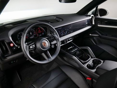 Certified 2026 Porsche Cayenne AWD/4WD image 20