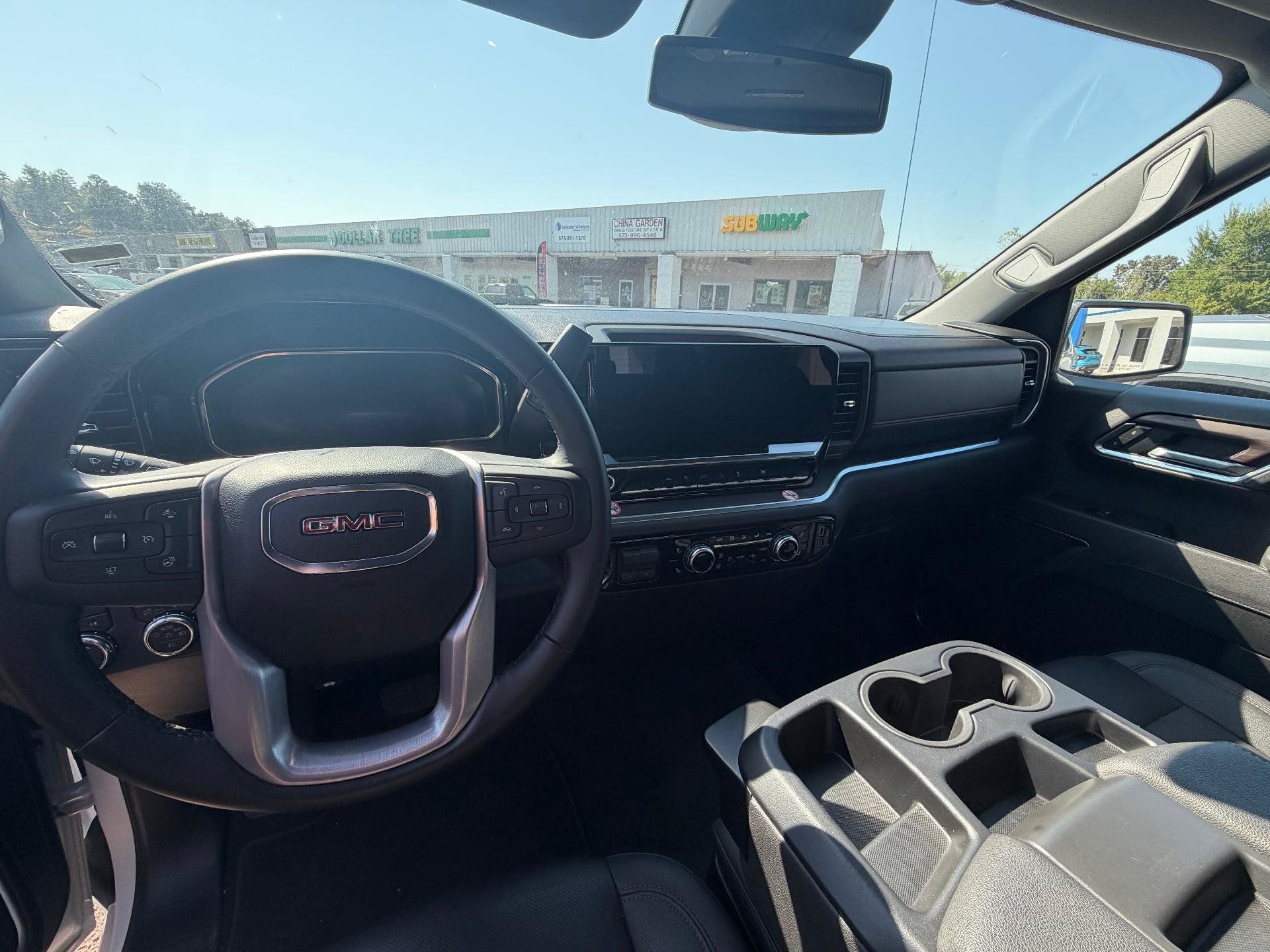 Used 2026 GMC Sierra 1500 SLT AWD/4WD image 10