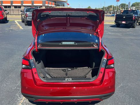 New 2025 Nissan Versa SR w/ Trunk Package image 12