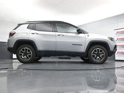 Used 2024 Jeep Compass Trailhawk AWD/4WD image 24