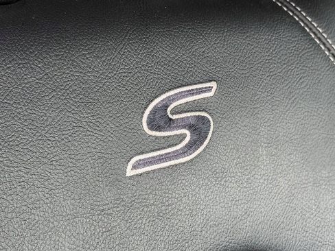 Used 2020 Chrysler Pacifica Touring-L w/ Advanced Safetytec Group image 16