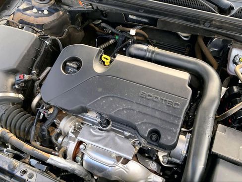 Used 2022 Chevrolet Malibu LS image 32