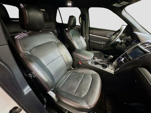 Used 2018 Ford Explorer Sport w/ Equipment Group 401A image 35