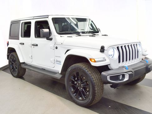 Used 2022 Jeep Wrangler Unlimited Sahara w/ Cold Weather Group image 2