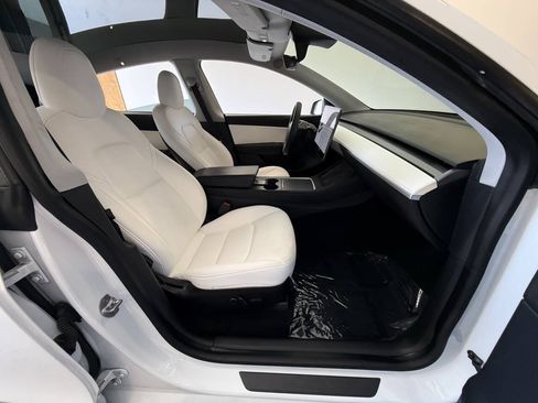 Used 2021 Tesla Model Y Long Range AWD/4WD image 37