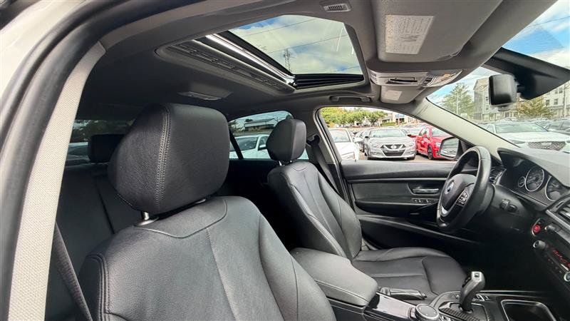 Used 2014 BMW 335i xDrive Sedan AWD/4WD image 8