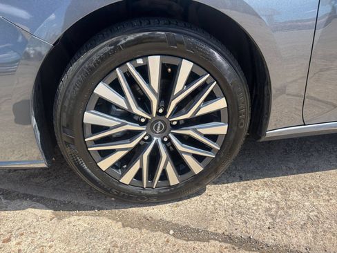 Used 2025 Nissan Altima 2.5 SV FWD image 30