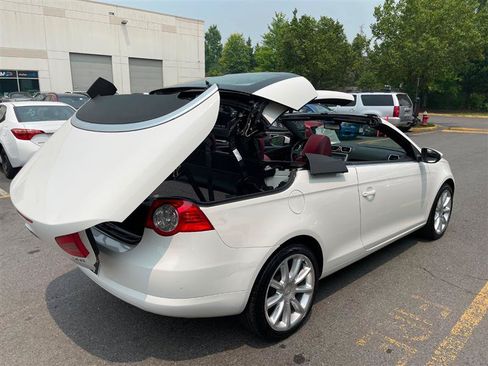 Used 2011 Volkswagen Eos Lux FWD image 42