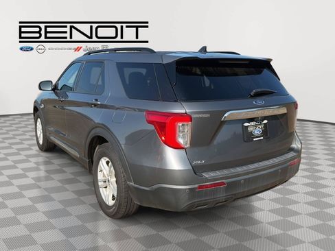 Used 2022 Ford Explorer XLT RWD image 3