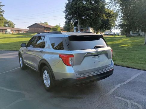 Used 2020 Ford Explorer XLT RWD image 6