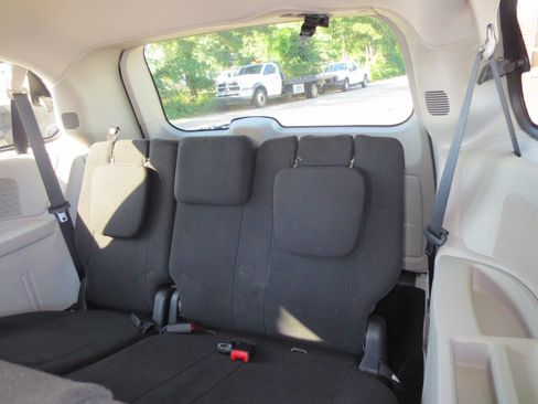 Used 2012 Dodge Grand Caravan SE FWD image 9