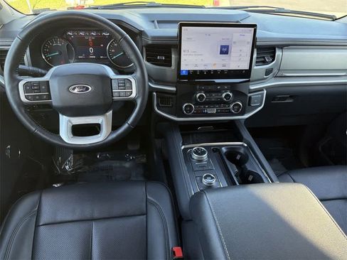 Used 2024 Ford Expedition Max XLT image 11