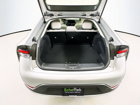 Used 2025 Toyota Prius LE image 27