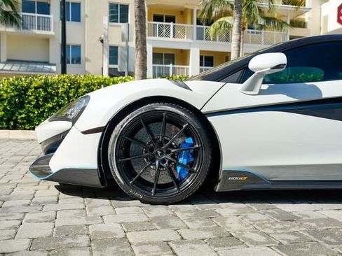 Used 2019 McLaren 600LT RWD image 13