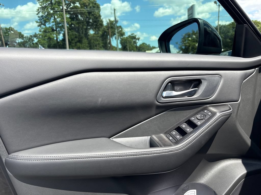 New 2026 Nissan Rogue SV AWD/4WD image 3