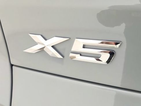 Used 2026 BMW X5 sDrive40i w/ M Sport Package RWD image 29